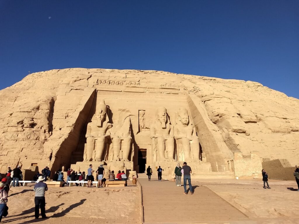 Complexo arqueológico de Abu Simbel, com dois templos construídos por ordem do faraó Ramsés II no século XIII a.C. durante a XIX dinastia: u