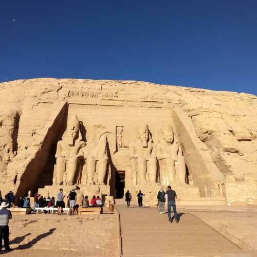 Complexo arqueológico de Abu Simbel, com dois templos construídos por ordem do faraó Ramsés II no século XIII a.C. durante a XIX dinastia: u
